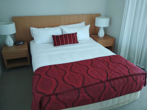 Maldives Resort Main Beach, Gold Coast - Accommodation Burleigh 36
