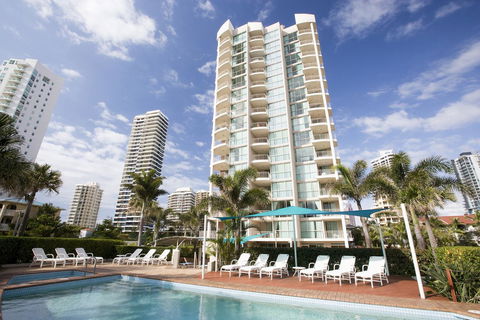 Maldives Resort Main Beach, Gold Coast - Accommodation Burleigh 0