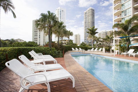 Maldives Resort Main Beach, Gold Coast - Accommodation Burleigh 25