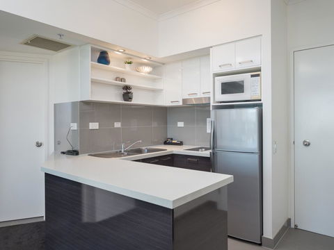Maldives Resort Main Beach, Gold Coast - Accommodation Burleigh 17