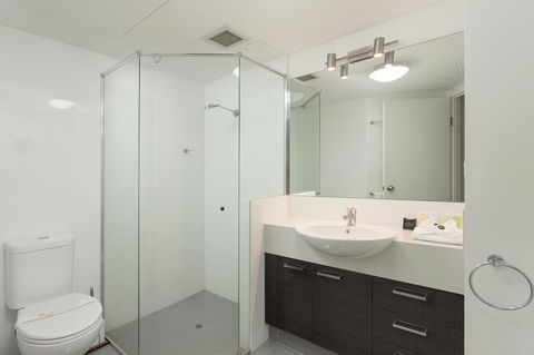 Maldives Resort Main Beach, Gold Coast - Accommodation Burleigh 19