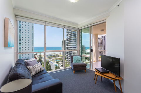 Maldives Resort Main Beach, Gold Coast - Accommodation Burleigh 23
