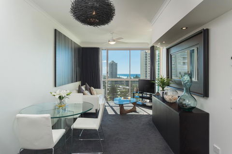 Maldives Resort Main Beach, Gold Coast - Accommodation Burleigh 16
