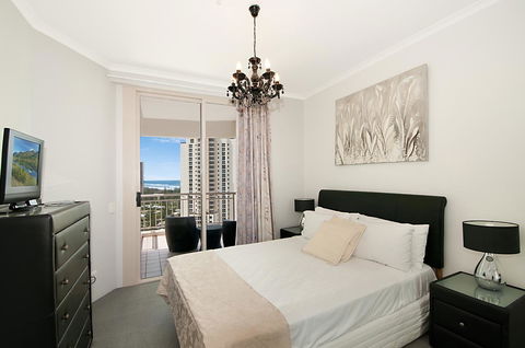 Maldives Resort Main Beach, Gold Coast - Accommodation Burleigh 33