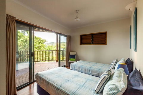 Casuarina Cove 18 - Accommodation Burleigh 14
