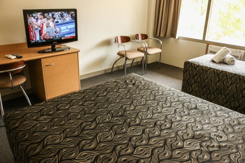 Salisbury Hotel Motel - Accommodation Burleigh 8