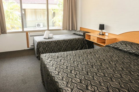 Salisbury Hotel Motel - Accommodation Burleigh 17