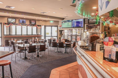 Salisbury Hotel Motel - Accommodation Burleigh 26
