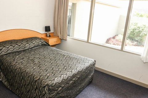 Salisbury Hotel Motel - Accommodation Burleigh 23