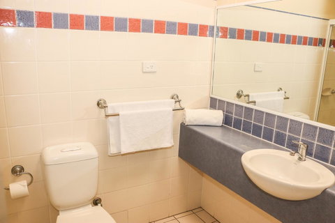 Salisbury Hotel Motel - Accommodation Burleigh 12
