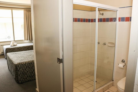 Salisbury Hotel Motel - Accommodation Burleigh 13
