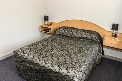 Salisbury Hotel Motel - Accommodation Burleigh 22