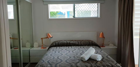 Surfers Beach Resort 2 - Accommodation Burleigh 4