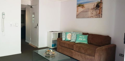 Surfers Beach Resort 2 - Accommodation Burleigh 10