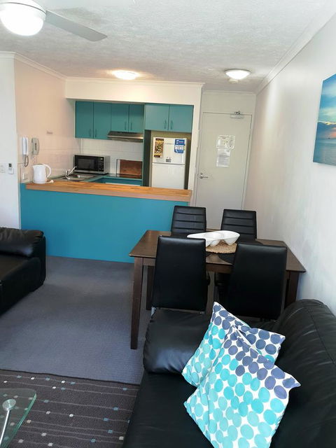 Surfers Beach Resort 2 - Accommodation Burleigh 30