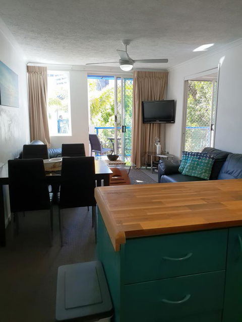 Surfers Beach Resort 2 - Accommodation Burleigh 29