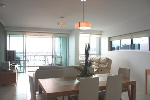 Private Seaview Apartment At Peninsula - Airlie Beach - Accommodation Burleigh 7