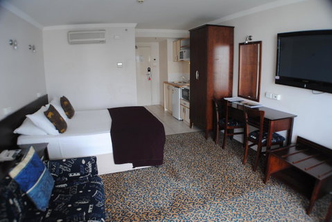 Astor Metropole Hotel - Accommodation Burleigh 17