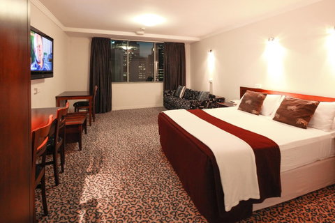 Astor Metropole Hotel - Accommodation Burleigh 6