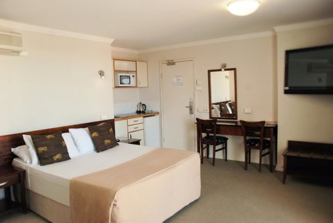 Astor Metropole Hotel - Accommodation Burleigh 14