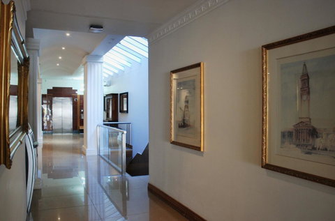 Astor Metropole Hotel - Accommodation Burleigh 5