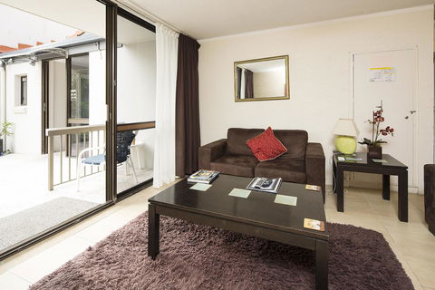 Burleigh Palms Holiday Apartments - Accommodation Burleigh 33