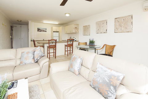 Burleigh Palms Holiday Apartments - Accommodation Burleigh 25