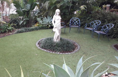Private Apartment With Scenic Gardens - Accommodation Burleigh 1