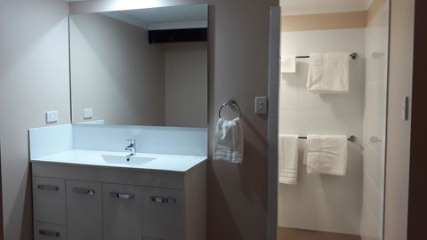Private Apartment With Scenic Gardens - Accommodation Burleigh 6