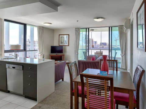 Flynn Brisbane - Accommodation Burleigh 41
