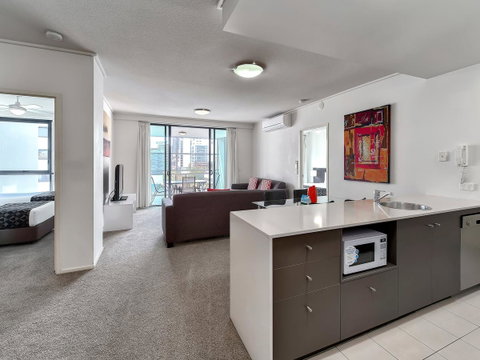 Flynn Brisbane - Accommodation Burleigh 0