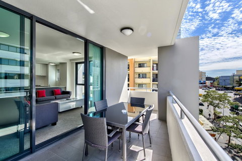 Flynn Brisbane - Accommodation Burleigh 2