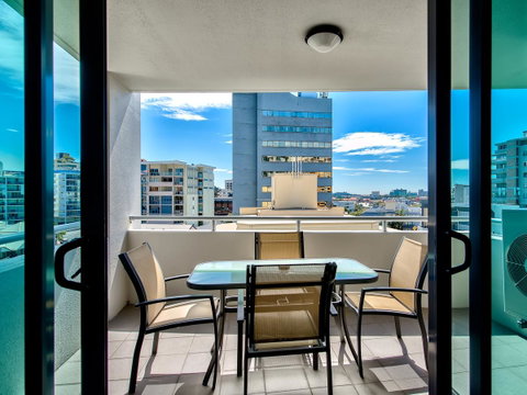 Flynn Brisbane - Accommodation Burleigh 30