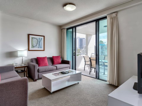 Flynn Brisbane - Accommodation Burleigh 27