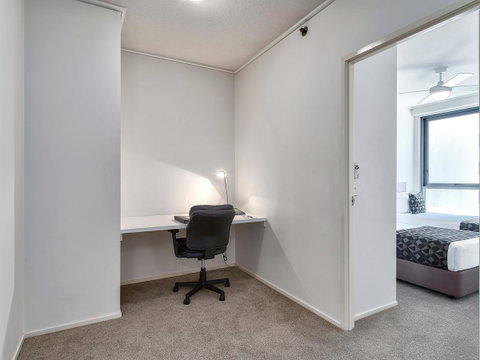 Flynn Brisbane - Accommodation Burleigh 42