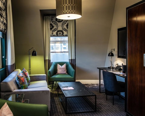The Inchcolm - Accommodation Burleigh 40