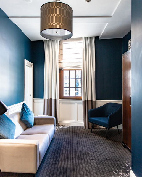 The Inchcolm - Accommodation Burleigh 34