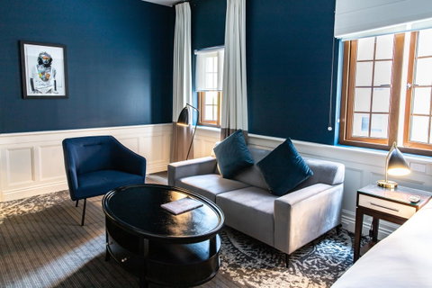 The Inchcolm - Accommodation Burleigh 25