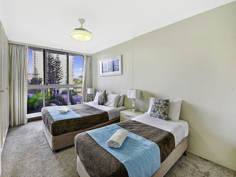 Surf 150 - Accommodation Burleigh 42