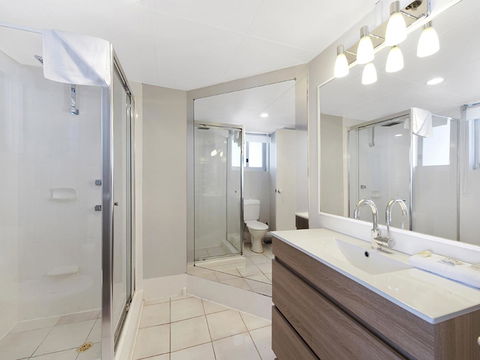 Surf 150 - Accommodation Burleigh 35