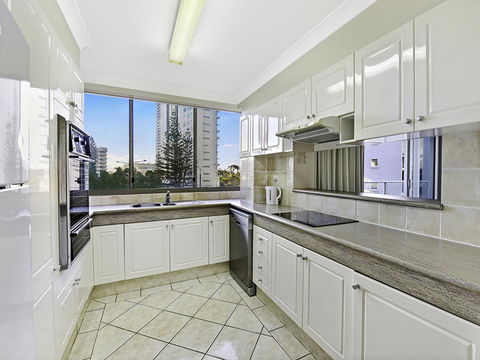 Surf 150 - Accommodation Burleigh 40