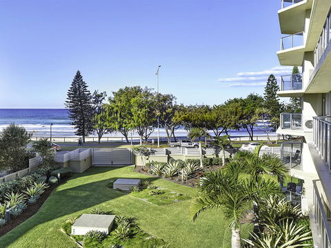 Surf 150 - Accommodation Burleigh 43