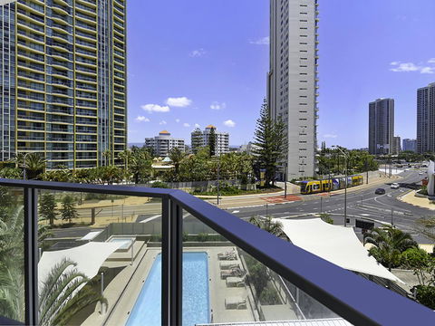 Surf 150 - Accommodation Burleigh 32