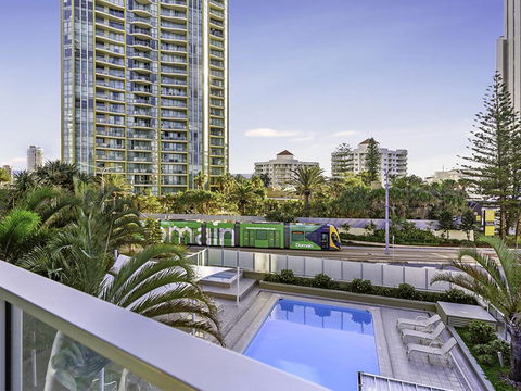 Surf 150 - Accommodation Burleigh 39