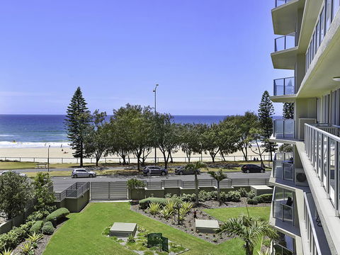 Surf 150 - Accommodation Burleigh 38