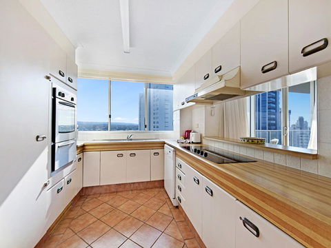 Surf 150 - Accommodation Burleigh 22