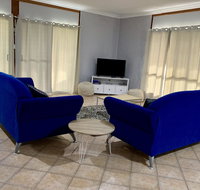 Bees Place - 3 bedroom home on 10 acres of land with distant ocean views - Accommodation Burleigh