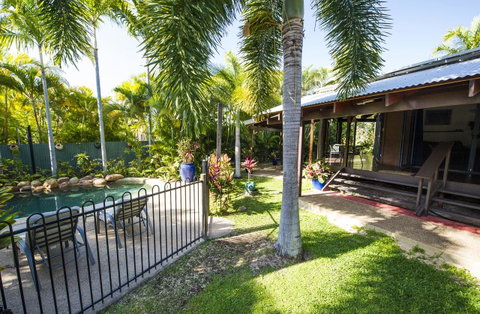 Magnetic Cottage - Accommodation Burleigh 2