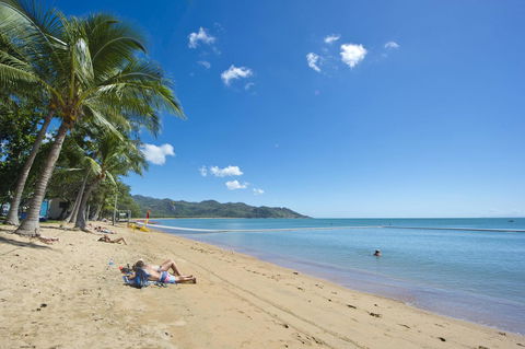 Maggies Beachfront Apartment 12 - Accommodation Burleigh 8