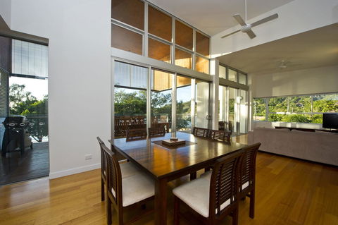 Maggies Beachfront Apartment 12 - Accommodation Burleigh 16